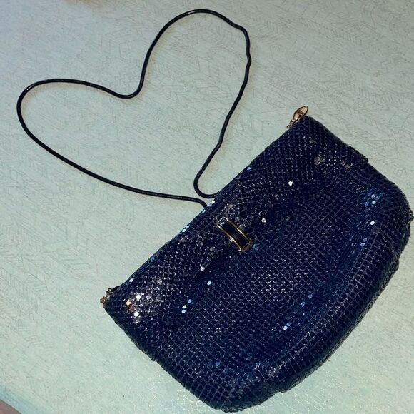 Vintage Aluminum mesh shoulder bag or clutch made in Hong Kong 10” x 6” zipper - Picture 2 of 14